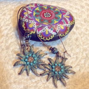🔥 2/$10 sale Boho hippie flower earrings - brass, turquoise and teal